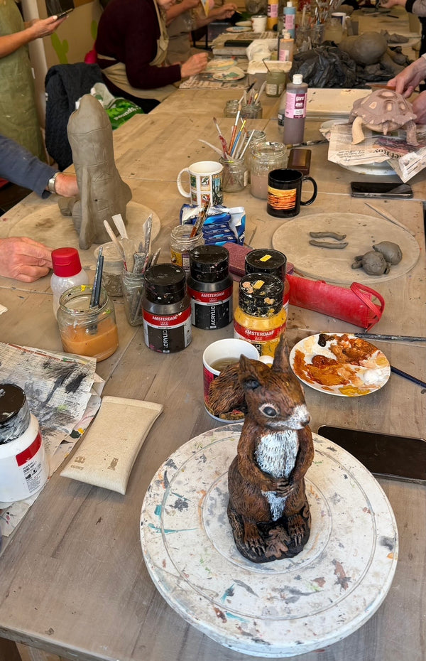 Ceramic clay class for adults